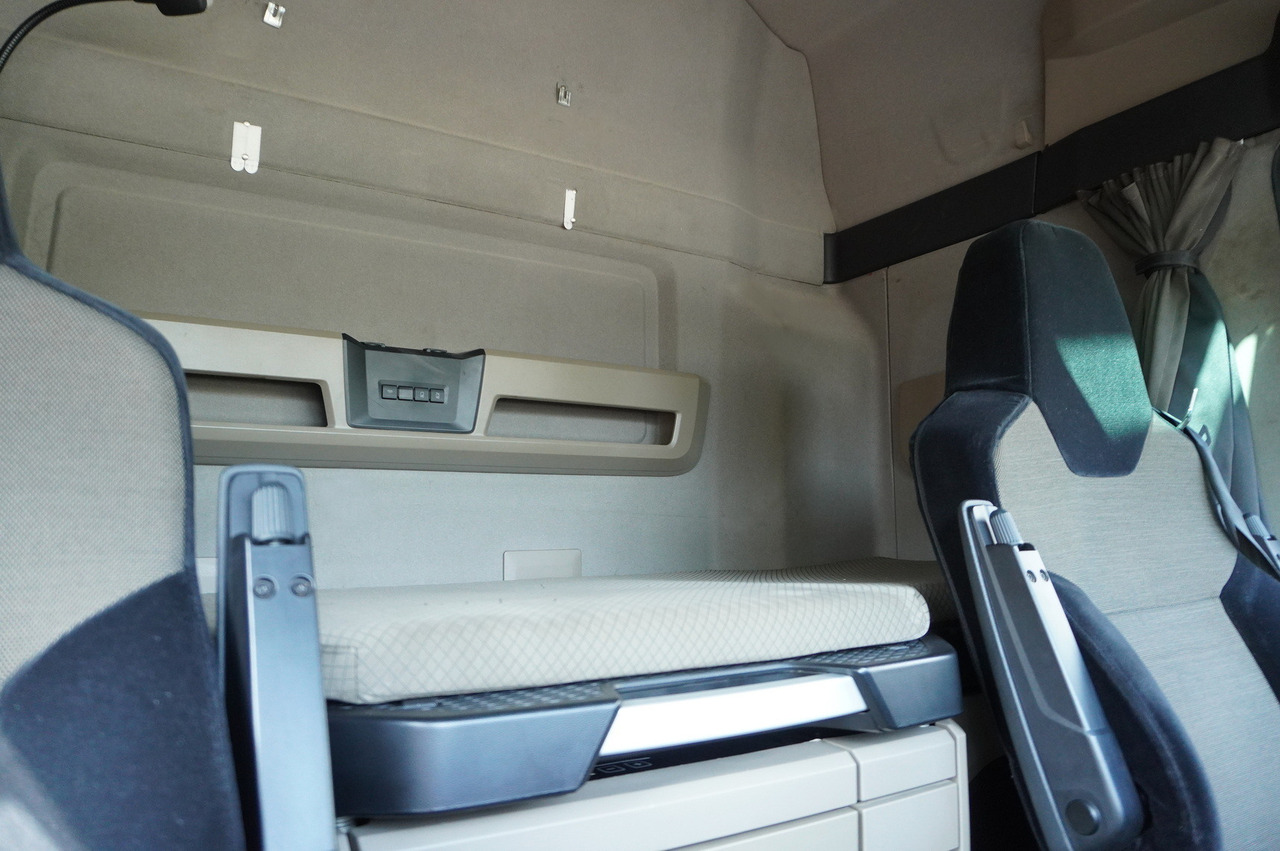 Cabeza tractora MAN TGS 33.510 tractor unit / 6x4 / Sleeper cab: foto 26