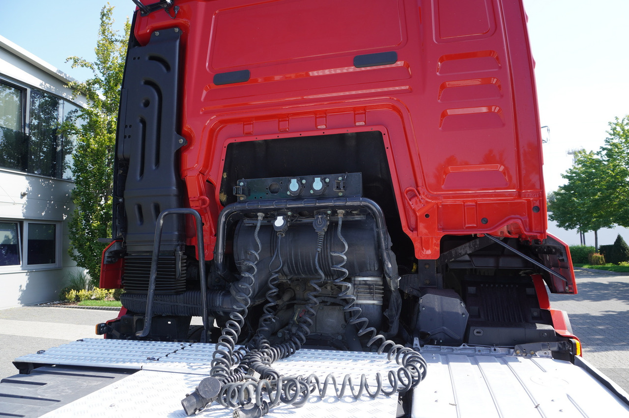 Cabeza tractora MAN TGS 33.510 tractor unit / 6x4 / Sleeper cab: foto 9