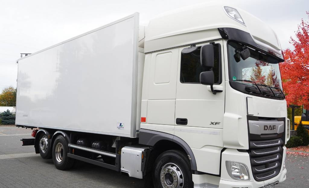 DAF XF 450 6×2 E6 / Refrigerator Lacapitaine / ATP/FRC to 2027 / 18 pallets - Camión frigorífico: foto 3 DAF XF 450 6×2 E6 / Refrigerator Lacapitaine / ATP/FRC to 2027 / 18 pallets - Camión frigorífico: foto 3