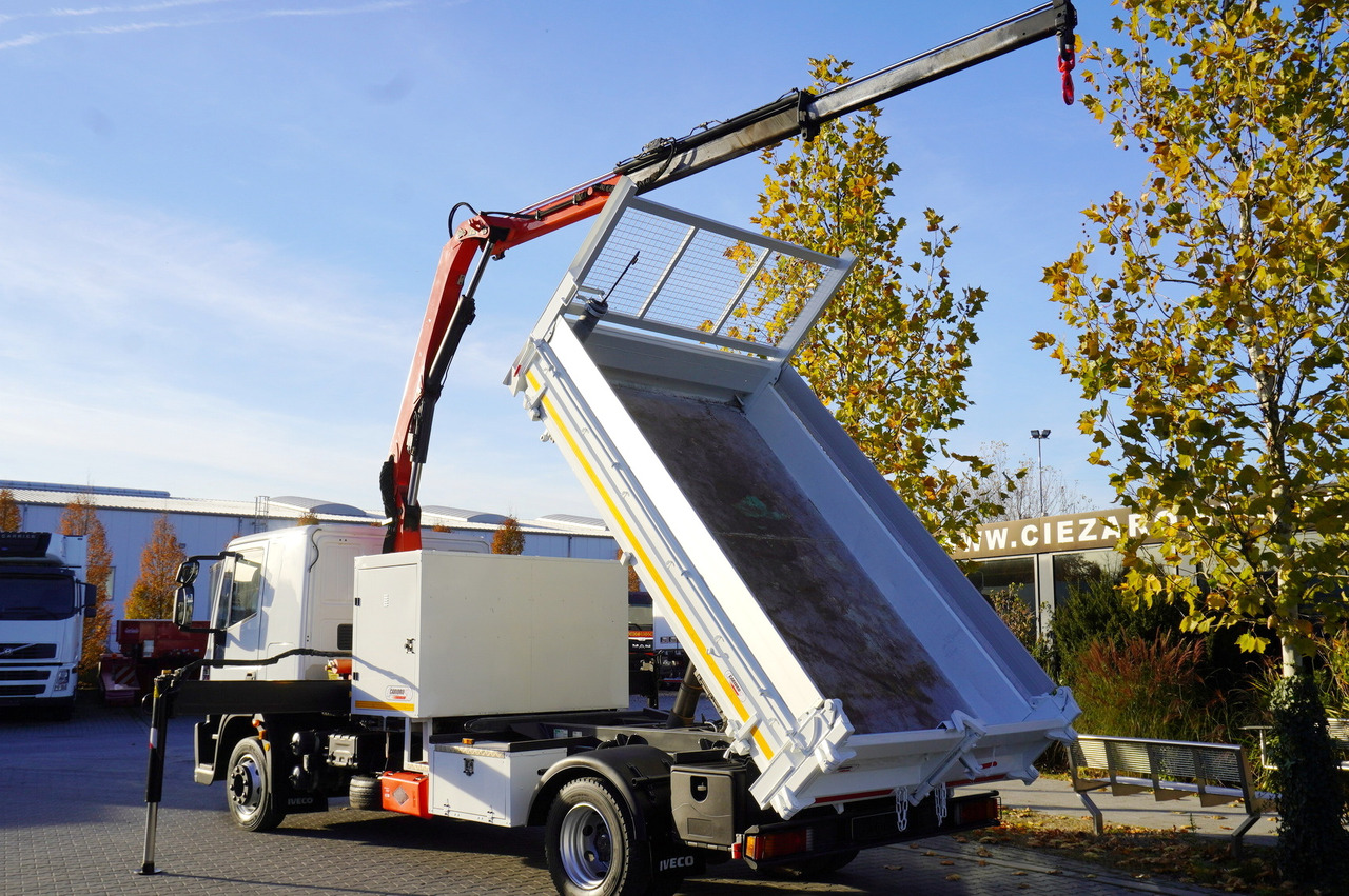 IVECO Eurocargo 120E18 Crane Palfinger / 3-way tipper / sleeper cab - Camión caja abierta, Camión grúa: foto 4 IVECO Eurocargo 120E18 Crane Palfinger / 3-way tipper / sleeper cab - Camión caja abierta, Camión grúa: foto 4