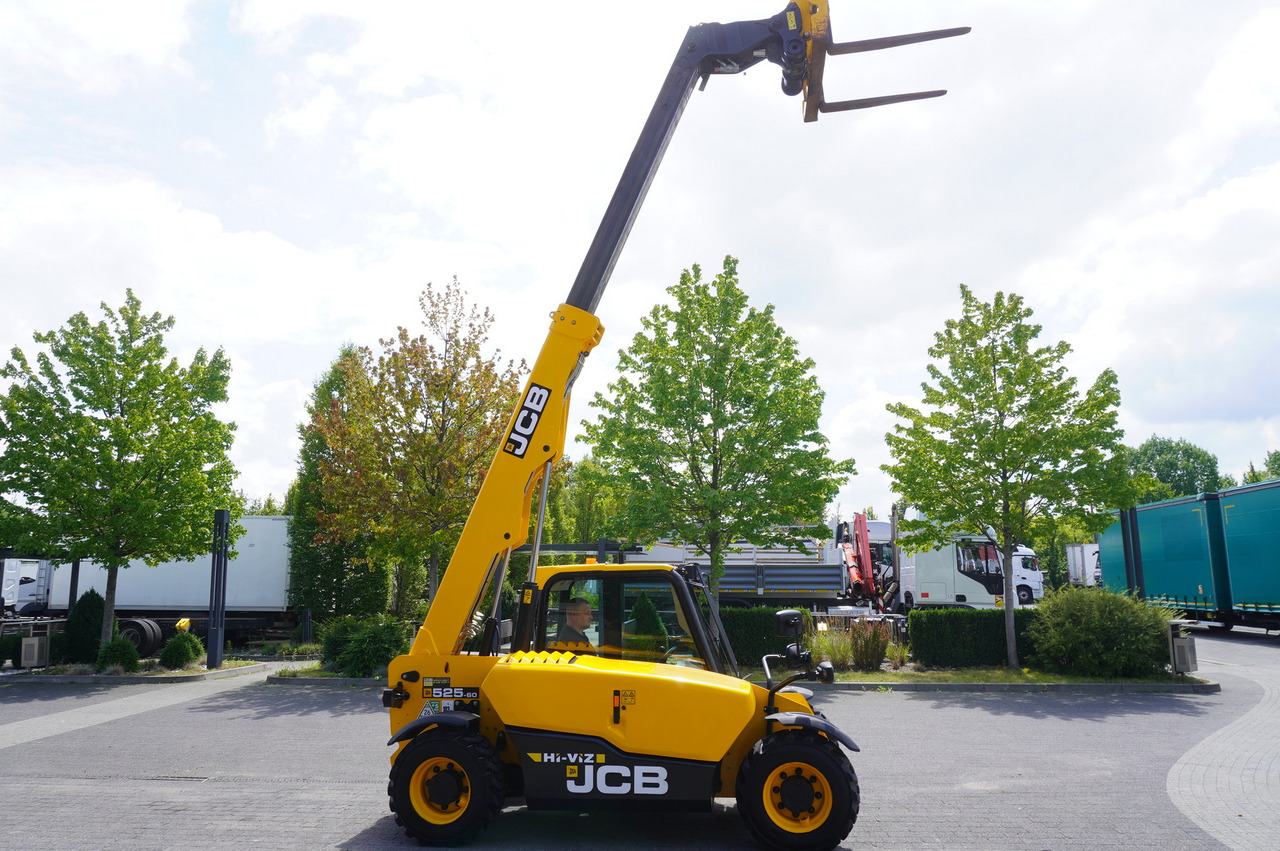 Manipulador telescópico JCB 525-60T5 / 2022 / 860 MTH! / 2.5 T / Reach 6 m / joystick: foto 7 Manipulador telescópico JCB 525-60T5 / 2022 / 860 MTH! / 2.5 T / Reach 6 m / joystick: foto 7