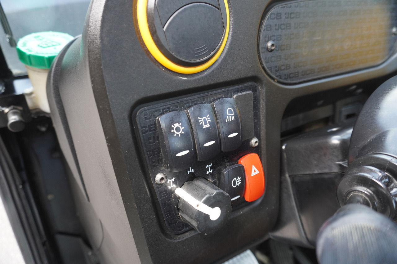 Manipulador telescópico JCB 525-60T5 / 2022 / 860 MTH! / 2.5 T / Reach 6 m / joystick: foto 29 Manipulador telescópico JCB 525-60T5 / 2022 / 860 MTH! / 2.5 T / Reach 6 m / joystick: foto 29