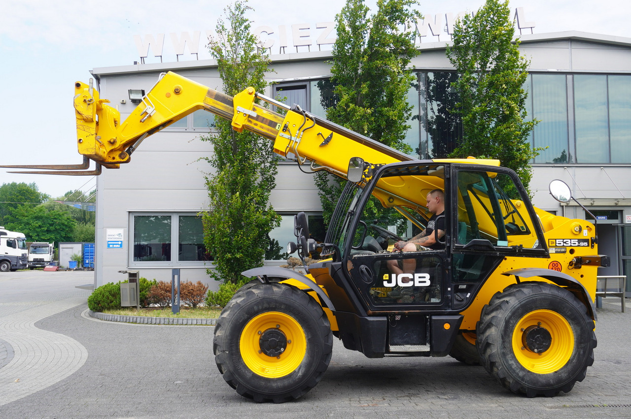 JCB 535-95 / 3.5 T / range 9.5 m / joystick / 2021 - Cargadora de ruedas telescópica: foto 2 JCB 535-95 / 3.5 T / range 9.5 m / joystick / 2021 - Cargadora de ruedas telescópica: foto 2