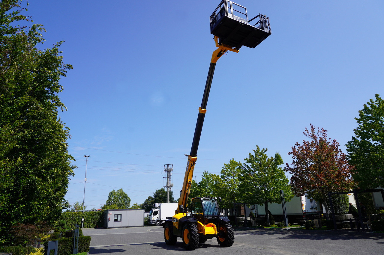 Manipulador telescópico JCB 535-95 / 3.5 T / range 9.5 m / joystick: foto 15 Manipulador telescópico JCB 535-95 / 3.5 T / range 9.5 m / joystick: foto 15