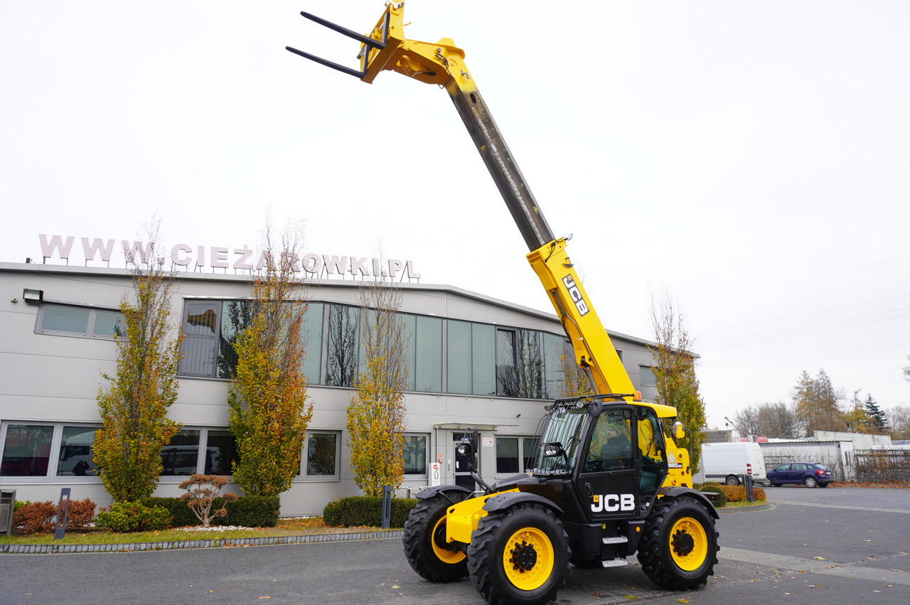JCB 560-80 / 6 ton lifting capacity / power 146 HP - Manipulador telescópico: foto 1 JCB 560-80 / 6 ton lifting capacity / power 146 HP - Manipulador telescópico: foto 1