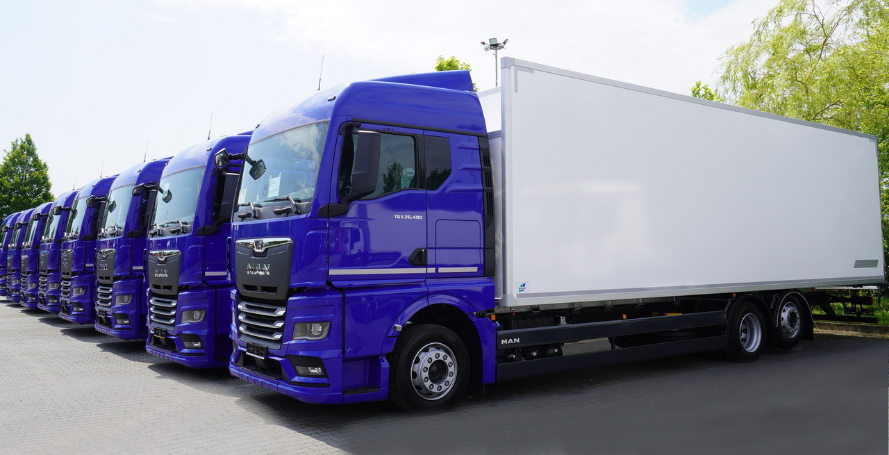 MAN New TGX 26.400 / NEW IGLOOCAR refrigerator 20 pallets / 6×2 / 2024 / 2 units - Camión isotérmico: foto 4 MAN New TGX 26.400 / NEW IGLOOCAR refrigerator 20 pallets / 6×2 / 2024 / 2 units - Camión isotérmico: foto 4