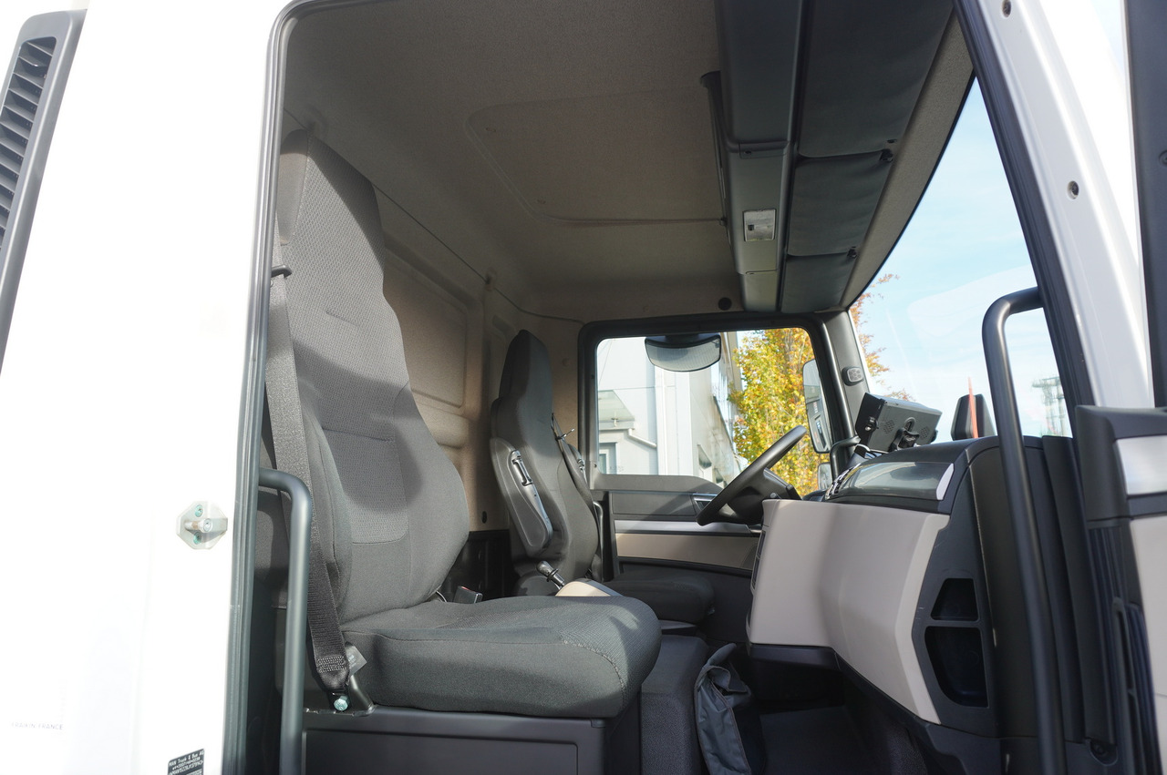 Camión lona MAN TGL 12.220 / Curtainsider 19 EPAL / 140 tho. km: foto 30