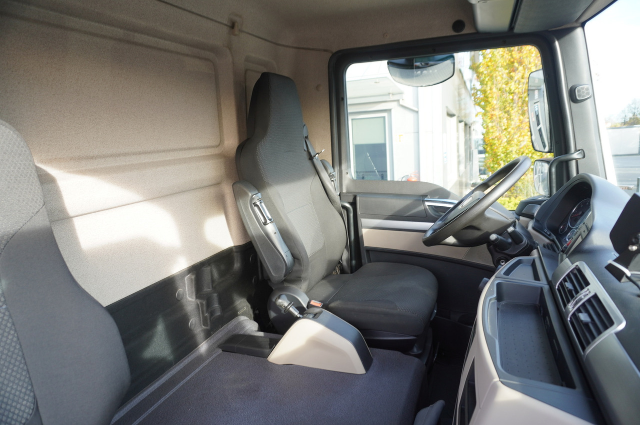 Camión lona MAN TGL 12.220 / Curtainsider 19 EPAL / 140 tho. km: foto 29