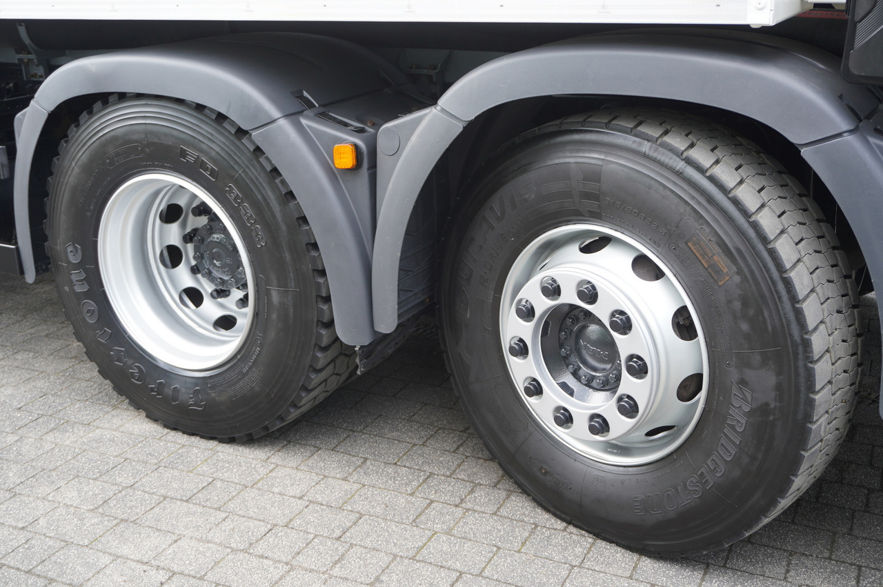 Limpieza de alcantarillado MAN TGM 26.340 E6 / RIVARD sewage cleaner 11.8 m3 / 170 tho. km / steered axle: foto 25