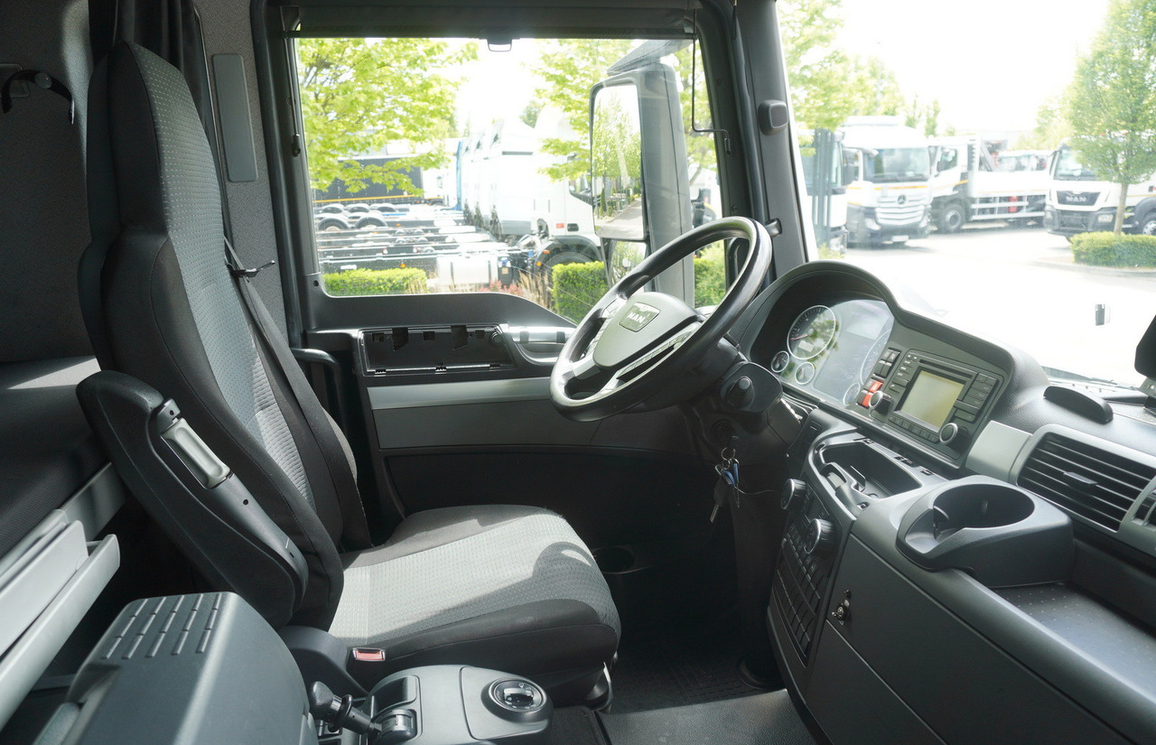 Camión lona MAN TGS 18.440 / 19 EPAL curtainsider / Sleeper cab: foto 26