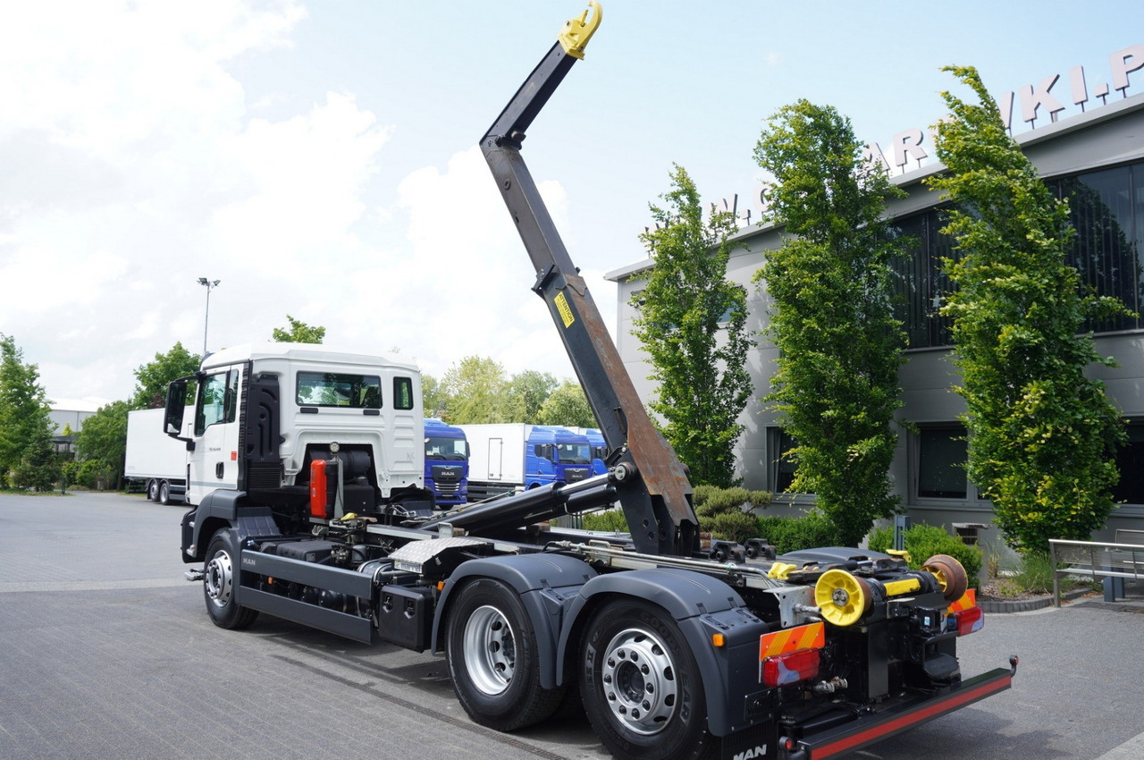 MAN TGS 26.430 E6 6x2 / HIAB Multilift hooklift - Camión multibasculante: foto 4 MAN TGS 26.430 E6 6x2 / HIAB Multilift hooklift - Camión multibasculante: foto 4