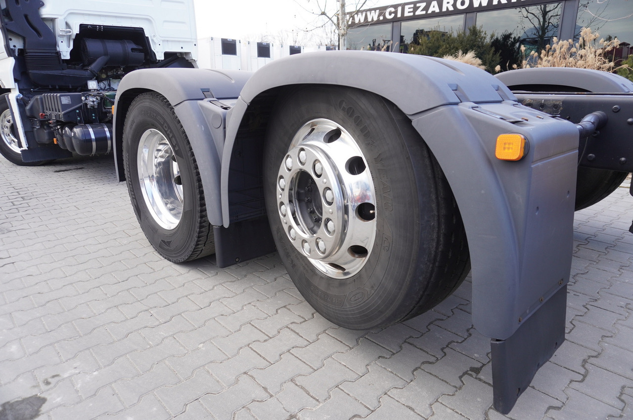 MAN TGX 26,500 / 500 HP / steering 3rd axle / 20 t cap. / Chassis 6.5 m - Camión chasis: foto 2 MAN TGX 26,500 / 500 HP / steering 3rd axle / 20 t cap. / Chassis 6.5 m - Camión chasis: foto 2