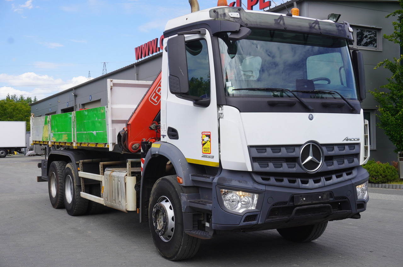 MERCEDES-BENZ AROCS 2633 6x4 / 5.5 T crane FASSI F135 / Tipper 15 EPAL - Camión grúa: foto 2 MERCEDES-BENZ AROCS 2633 6x4 / 5.5 T crane FASSI F135 / Tipper 15 EPAL - Camión grúa: foto 2