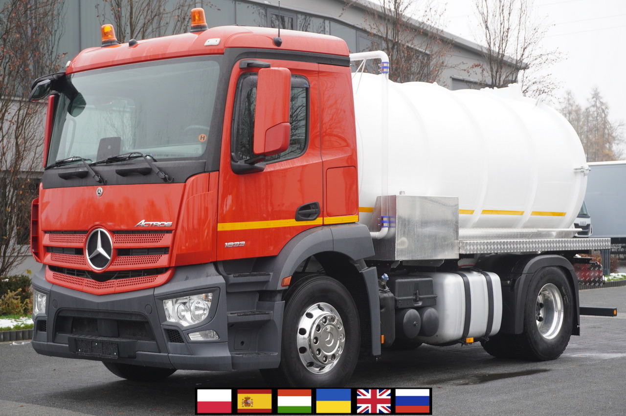 MERCEDES-BENZ Actros 1833 / 260 tho. km / NEW septic tank 11000 l - Camión cisterna: foto 1 MERCEDES-BENZ Actros 1833 / 260 tho. km / NEW septic tank 11000 l - Camión cisterna: foto 1