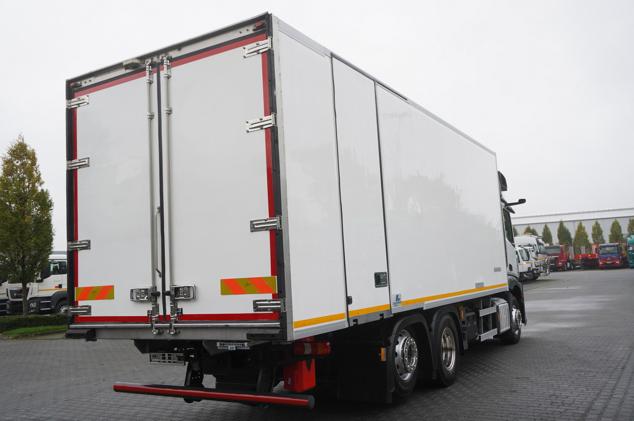 MERCEDES-BENZ Actros 2545 MP5 / Lecapitaine 18 EPAL refrigerator / Bitemperature / Carrier Supra 850 MT / ADR AT - Camión frigorífico: foto 5 MERCEDES-BENZ Actros 2545 MP5 / Lecapitaine 18 EPAL refrigerator / Bitemperature / Carrier Supra 850 MT / ADR AT - Camión frigorífico: foto 5