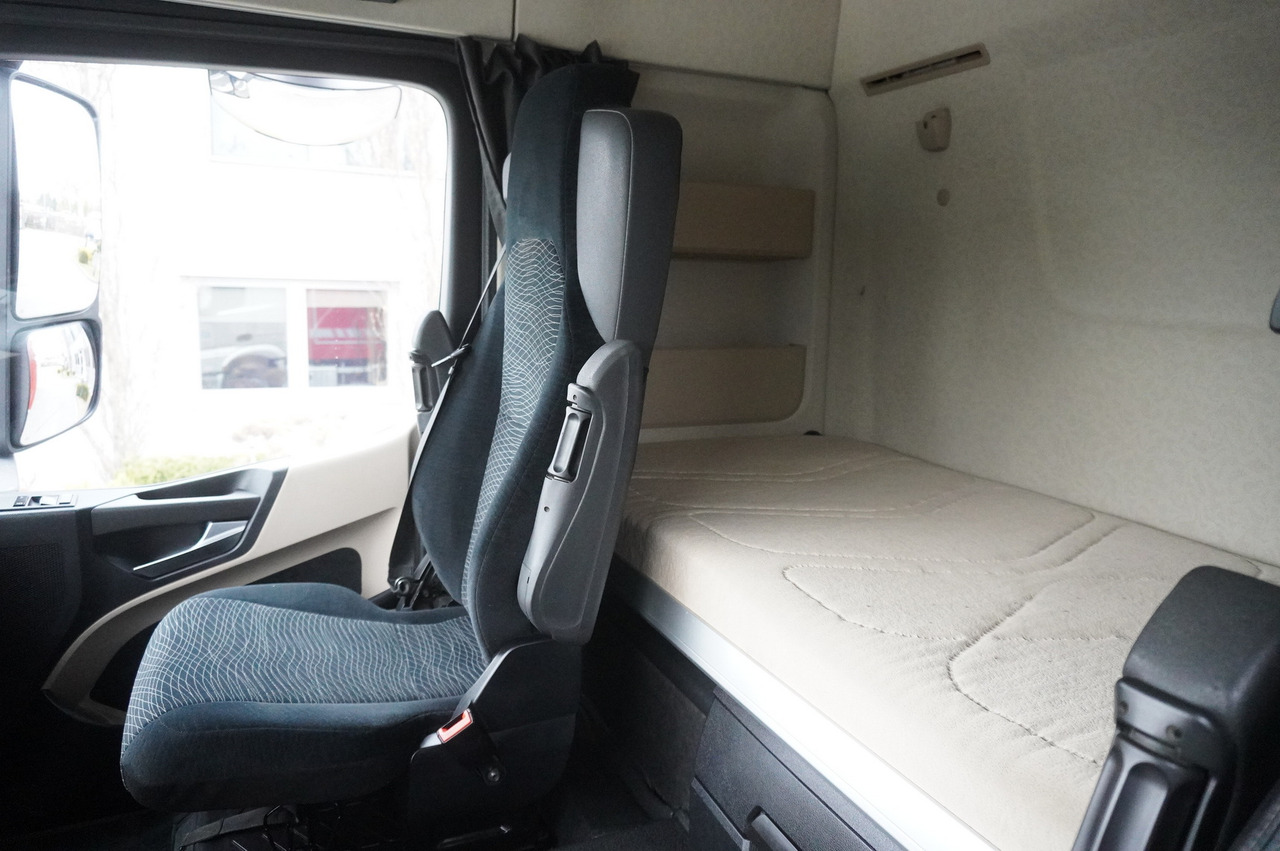 Camión caja abierta MERCEDES-BENZ Actros 3563 8x4 / Tipper for grain 20 t load capacity: foto 32 Camión caja abierta MERCEDES-BENZ Actros 3563 8x4 / Tipper for grain 20 t load capacity: foto 32