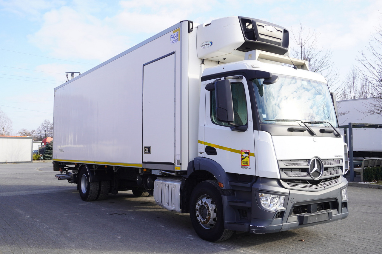 MERCEDES-BENZ Antos 1830 / Lamberet refrigerator superstructure 22 EPAL / Dhollandia lift 2000 kg - Camión frigorífico: foto 1 MERCEDES-BENZ Antos 1830 / Lamberet refrigerator superstructure 22 EPAL / Dhollandia lift 2000 kg - Camión frigorífico: foto 1