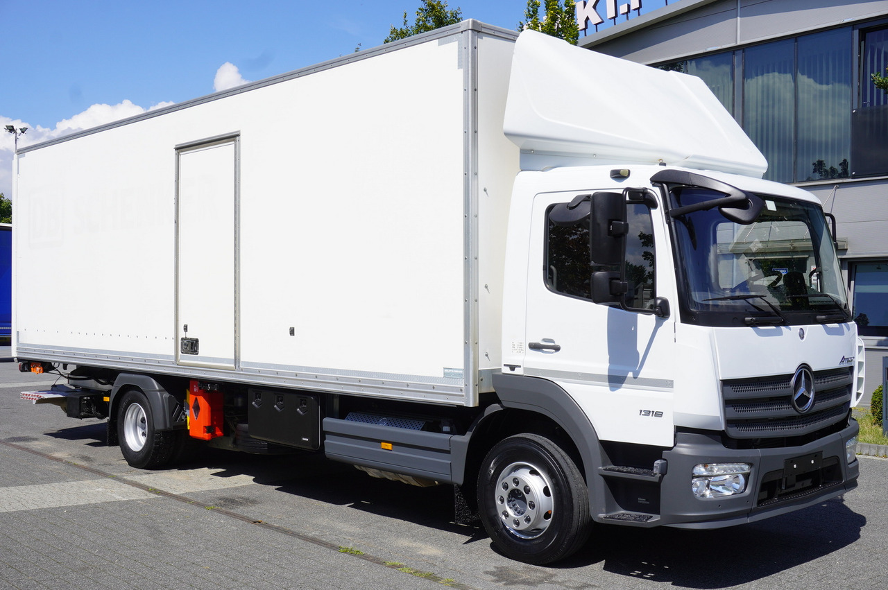MERCEDES-BENZ Atego 1318 E6 / 20 pallet container / lift / 90 thousand km !!! - Camión caja cerrada: foto 1 MERCEDES-BENZ Atego 1318 E6 / 20 pallet container / lift / 90 thousand km !!! - Camión caja cerrada: foto 1