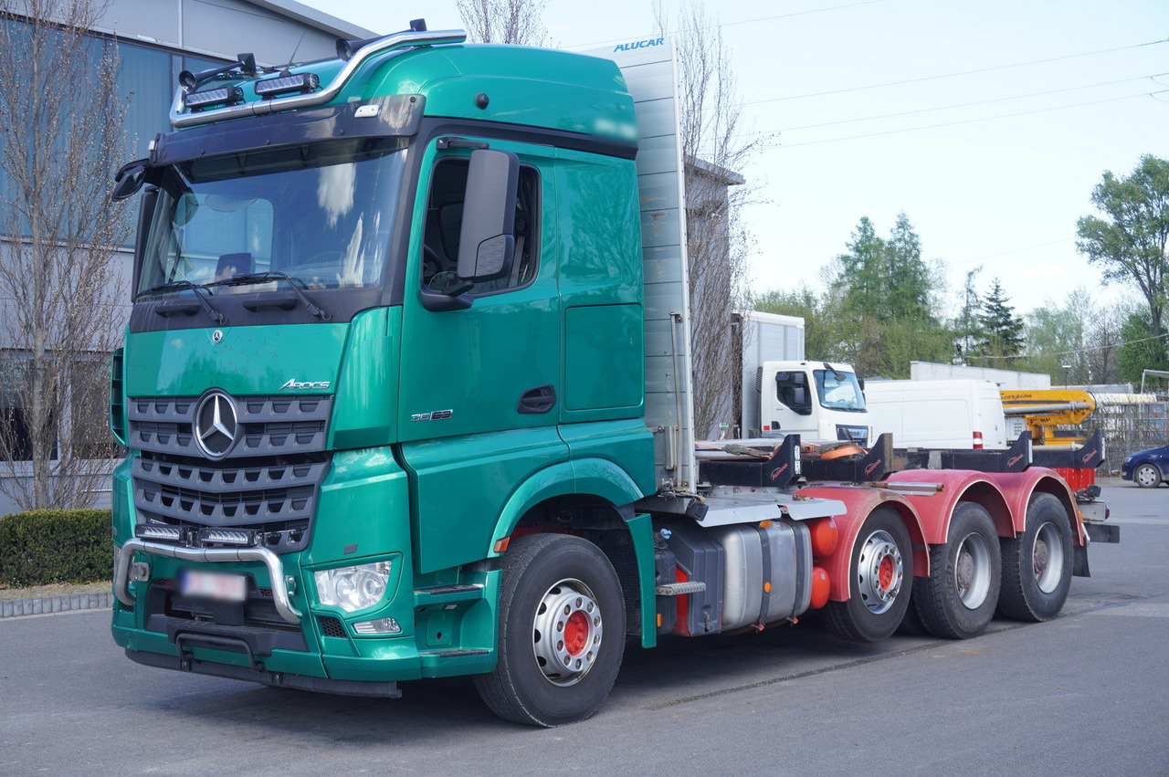 Mercedes-Benz Arocs 3563 8 × 4 / 630 HP / steered axle / Logging superstructure - Camión forestal: foto 3 Mercedes-Benz Arocs 3563 8 × 4 / 630 HP / steered axle / Logging superstructure - Camión forestal: foto 3