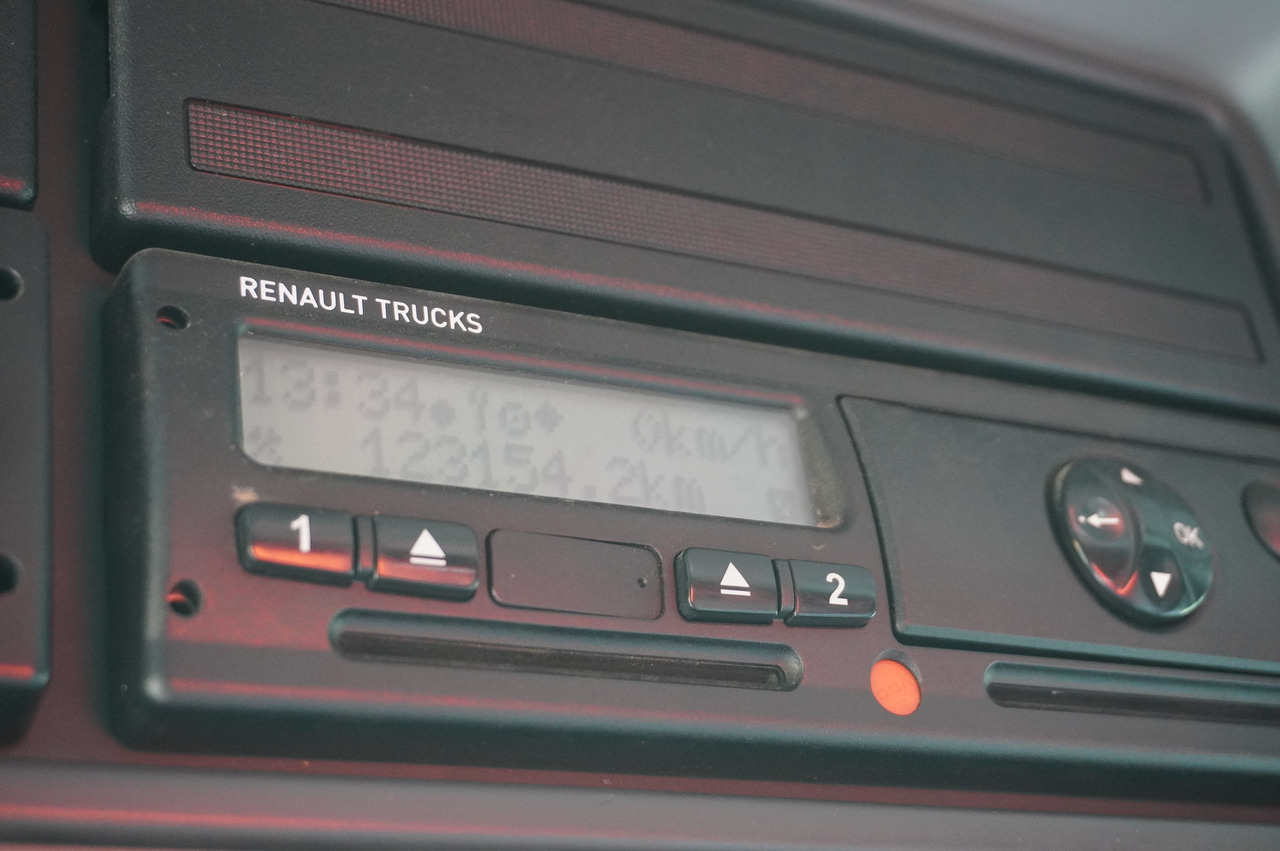 RENAULT K380 6×4 / FASSI F175 crane 7.85 t / 120 thousand km! / 2-sided tipper - Camión volquete, Camión grúa: foto 2 RENAULT K380 6×4 / FASSI F175 crane 7.85 t / 120 thousand km! / 2-sided tipper - Camión volquete, Camión grúa: foto 2