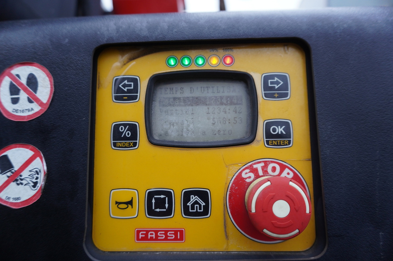 RENAULT RENAULT C280 DTI 8 / FASSI crane 5.6 T / 560 MTH / range 8 m / Flatbed 15 EPAL - Camión grúa: foto 3 RENAULT RENAULT C280 DTI 8 / FASSI crane 5.6 T / 560 MTH / range 8 m / Flatbed 15 EPAL - Camión grúa: foto 3