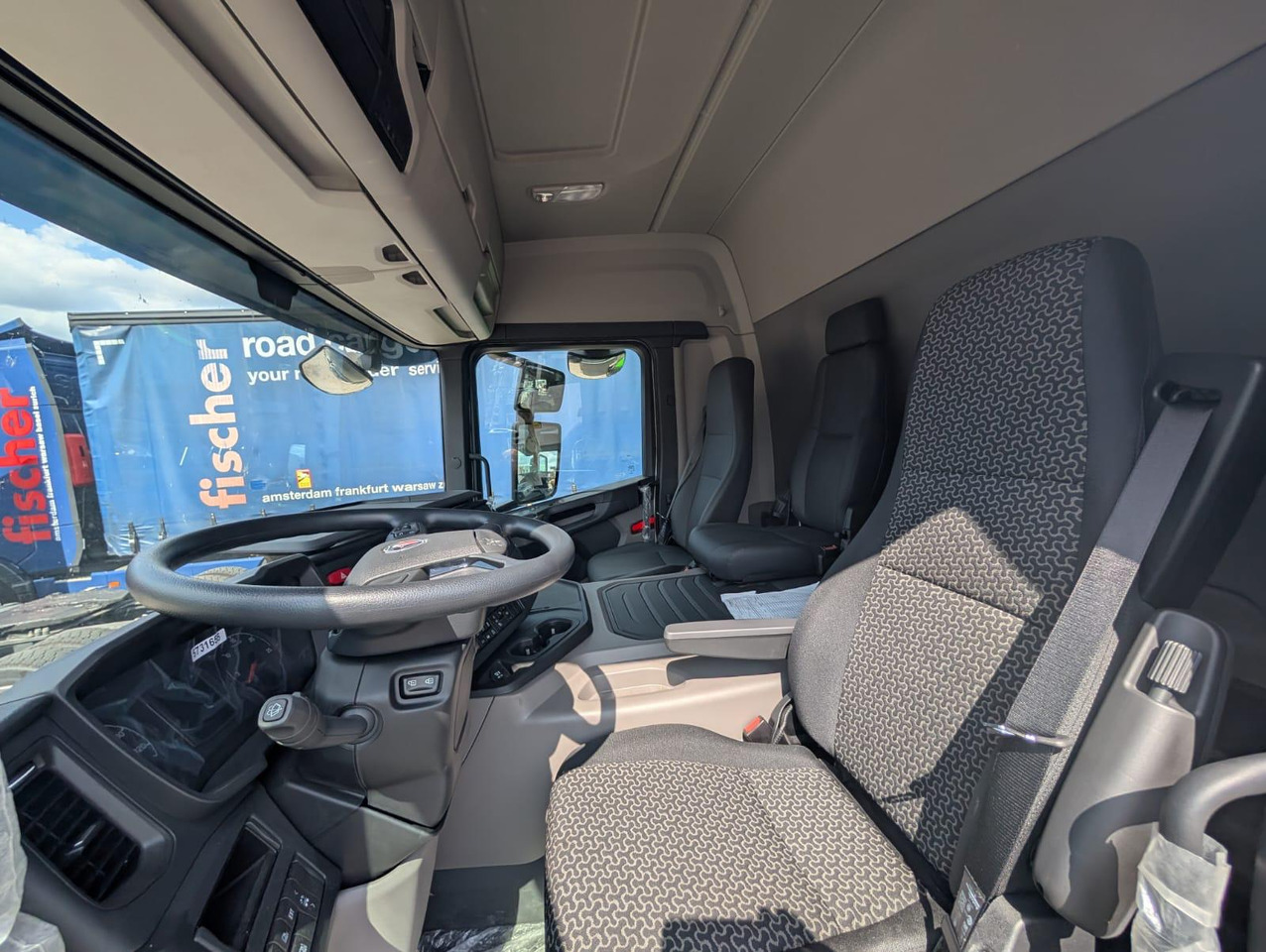 SCANIA P 340 B6x2*4NA / chassis frame / steering axle / CNG / large cab / 8 units - Camión chasis: foto 5 SCANIA P 340 B6x2*4NA / chassis frame / steering axle / CNG / large cab / 8 units - Camión chasis: foto 5