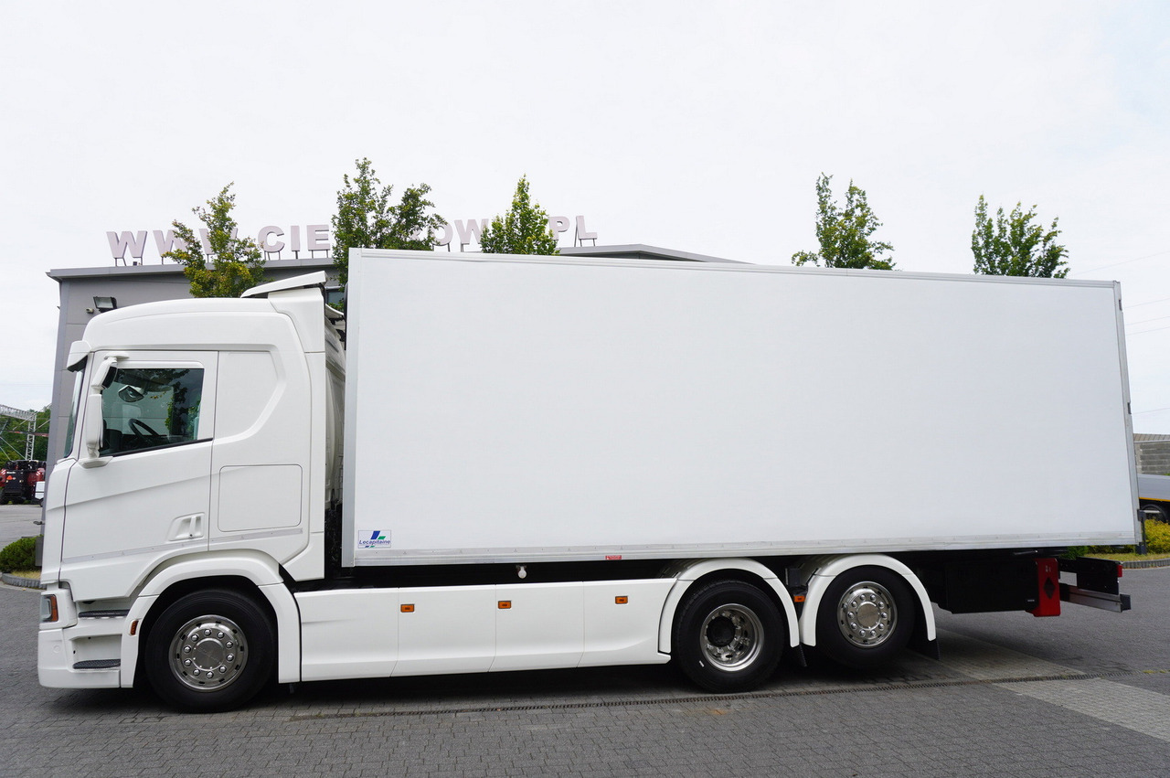 SCANIA R500 / Lecapitaine refrigerator / Carrier Supra 950 / steered 3rd axle - Camión frigorífico: foto 2 SCANIA R500 / Lecapitaine refrigerator / Carrier Supra 950 / steered 3rd axle - Camión frigorífico: foto 2