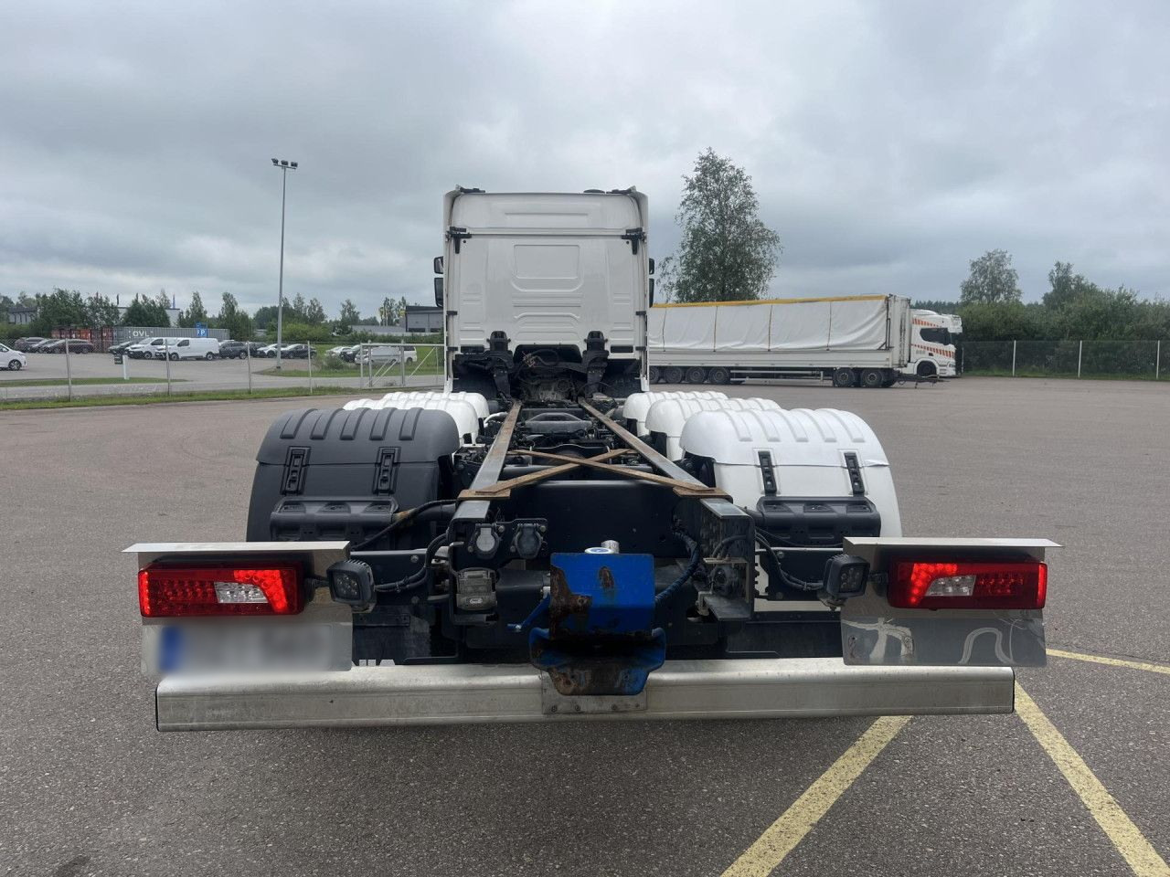 SCANIA R560 B8x4*4 / Chassis / sleeper cab / Power take-off - Camión grúa: foto 5 SCANIA R560 B8x4*4 / Chassis / sleeper cab / Power take-off - Camión grúa: foto 5