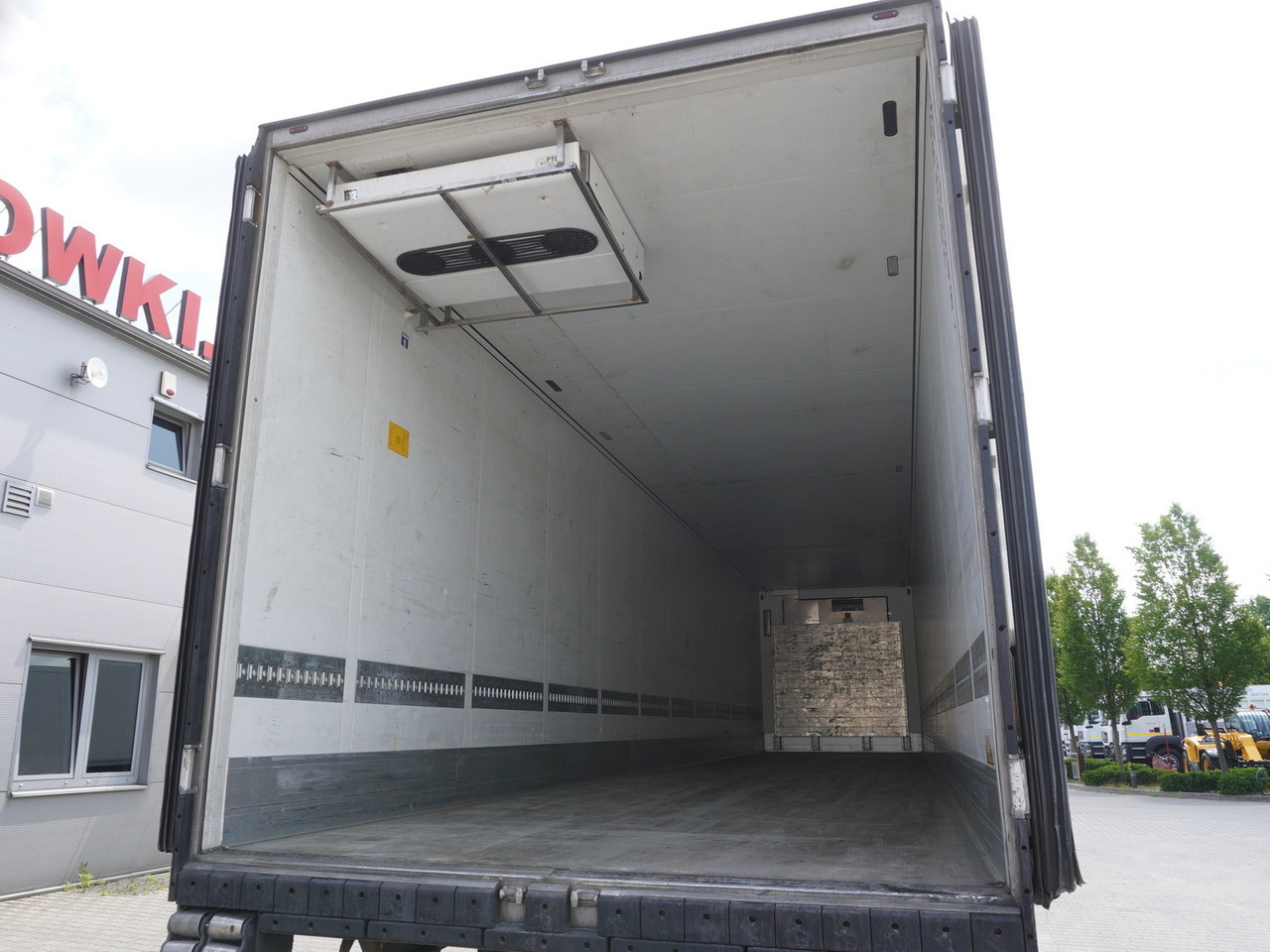 SCHMITZ refrigerator semi-trailer/ Thermoking SLX I Spectrum 250 / Multitemperature / 5 units - Semirremolque frigorífico: foto 4 SCHMITZ refrigerator semi-trailer/ Thermoking SLX I Spectrum 250 / Multitemperature / 5 units - Semirremolque frigorífico: foto 4
