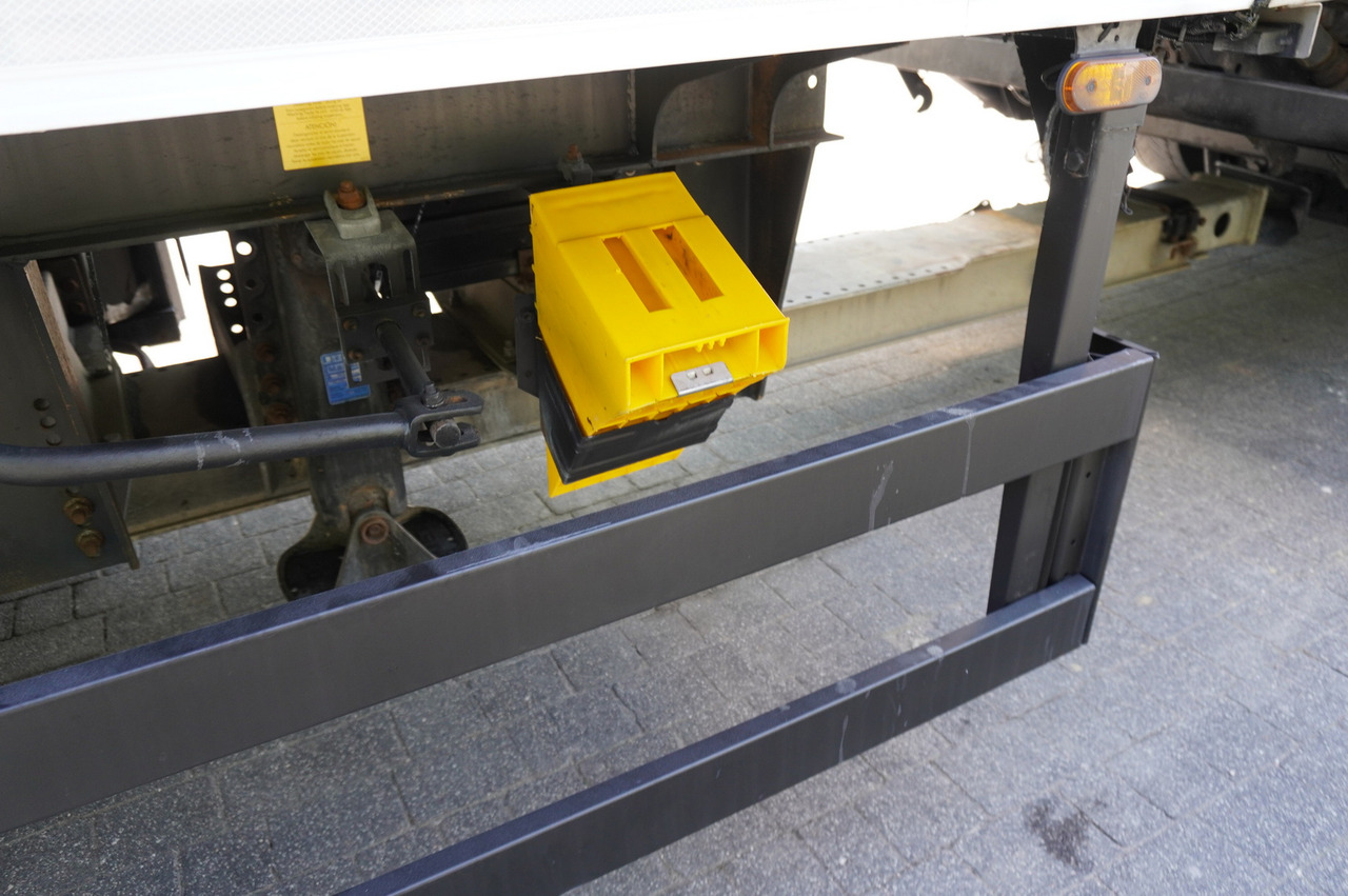 Camión frigorífico VOLVO FH 440 E5 6×2 Schmitz Refrigerator – pass-through Set 38 pallets: foto 17 Camión frigorífico VOLVO FH 440 E5 6×2 Schmitz Refrigerator – pass-through Set 38 pallets: foto 17