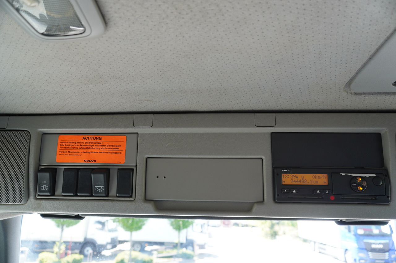 Camión frigorífico VOLVO FH 440 E5 6×2 Schmitz Refrigerator – pass-through Set 38 pallets: foto 22 Camión frigorífico VOLVO FH 440 E5 6×2 Schmitz Refrigerator – pass-through Set 38 pallets: foto 22