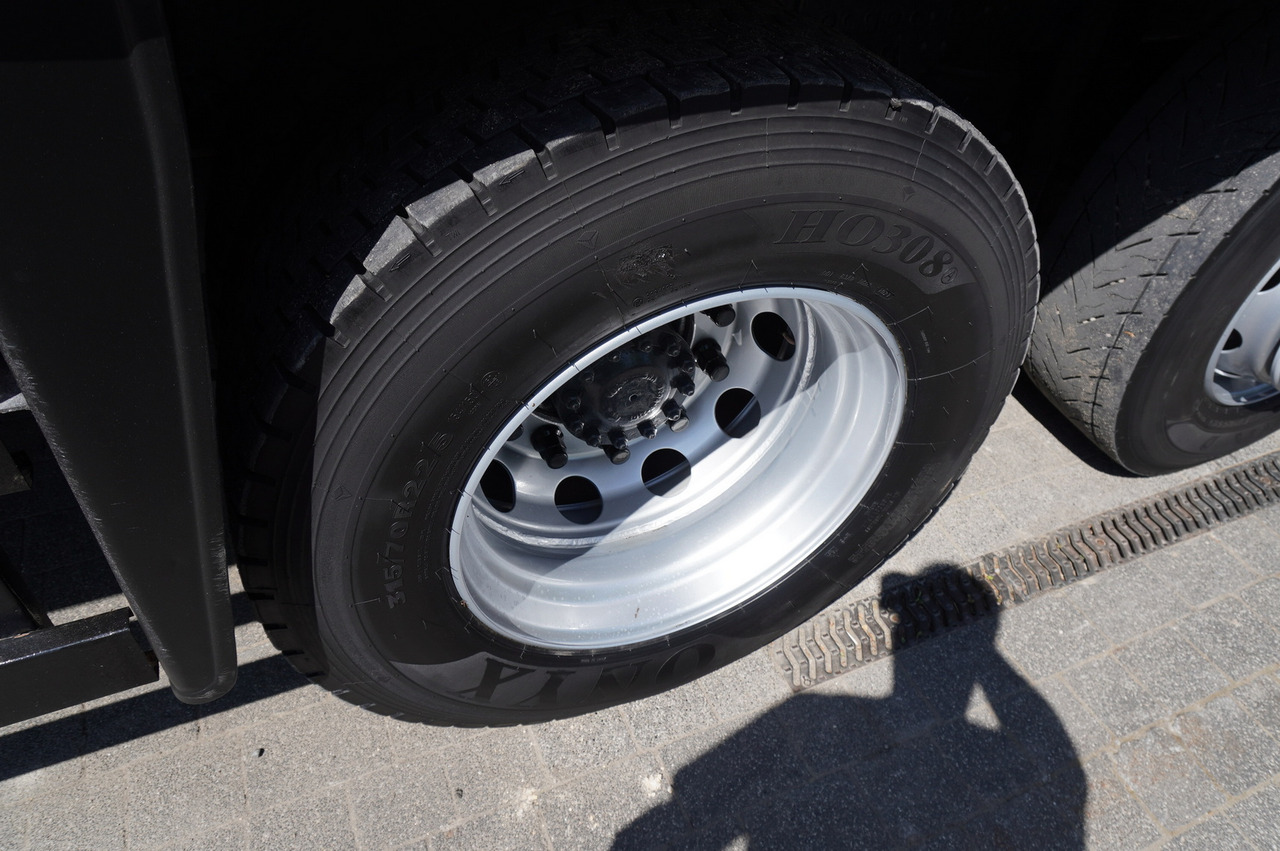 Camión frigorífico VOLVO FH 440 E5 6×2 Schmitz Refrigerator – pass-through Set 38 pallets: foto 12 Camión frigorífico VOLVO FH 440 E5 6×2 Schmitz Refrigerator – pass-through Set 38 pallets: foto 12