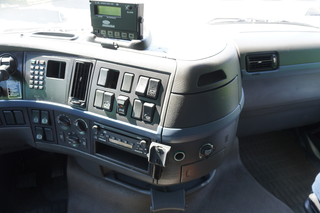 Camión frigorífico VOLVO FH 440 E5 6×2 Schmitz Refrigerator – pass-through Set 38 pallets: foto 20 Camión frigorífico VOLVO FH 440 E5 6×2 Schmitz Refrigerator – pass-through Set 38 pallets: foto 20