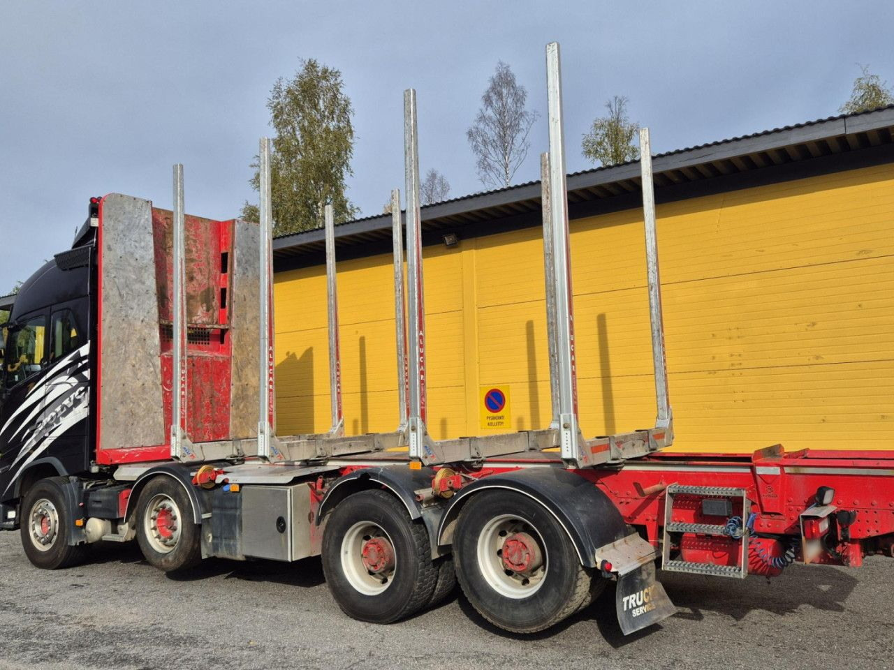 VOLVO FH 750 8x4 / 2 lifted axles / timber truck - Camión chasis: foto 2 VOLVO FH 750 8x4 / 2 lifted axles / timber truck - Camión chasis: foto 2