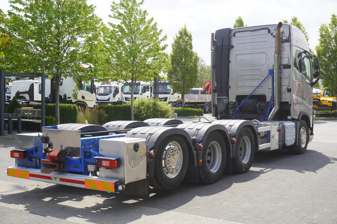 VOLVO FH16 750 8x4x4 / 750 HP! / Frame 685 cm / Steered 4th axle - Camión grúa: foto 5 VOLVO FH16 750 8x4x4 / 750 HP! / Frame 685 cm / Steered 4th axle - Camión grúa: foto 5