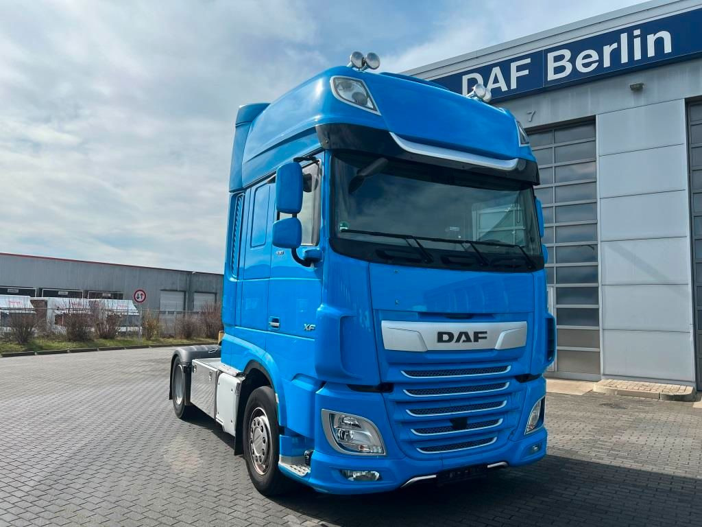 DAF XF 530 FT SSC Retarder Standklima Navigation - Cabeza tractora: foto 1 DAF XF 530 FT SSC Retarder Standklima Navigation - Cabeza tractora: foto 1