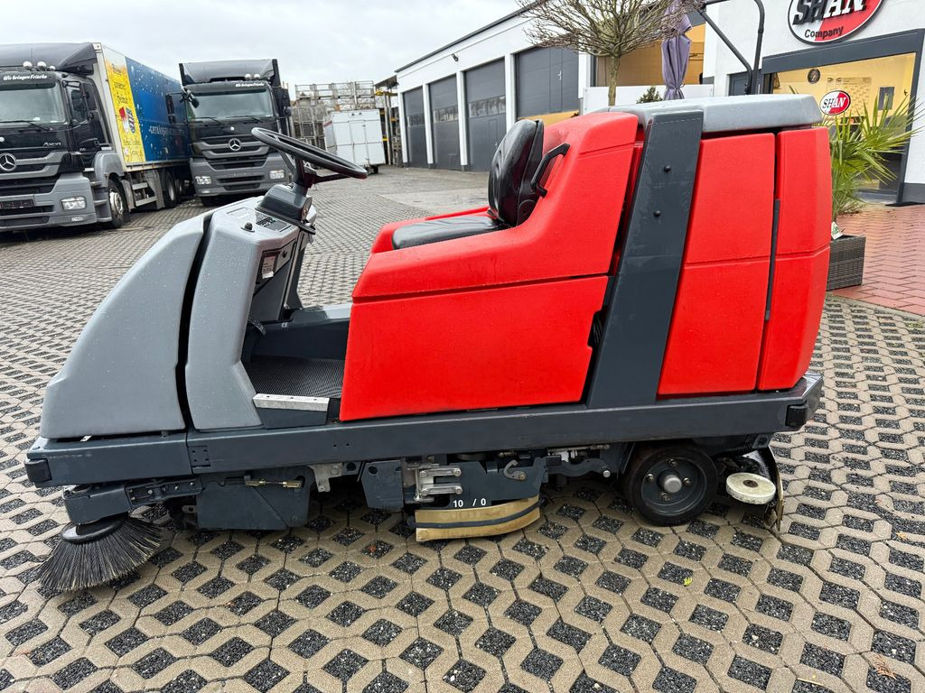 Hakomatic B1100 Kehr- Nass- Scheuersaugmaschine - Fregadora: foto 2 Hakomatic B1100 Kehr- Nass- Scheuersaugmaschine - Fregadora: foto 2