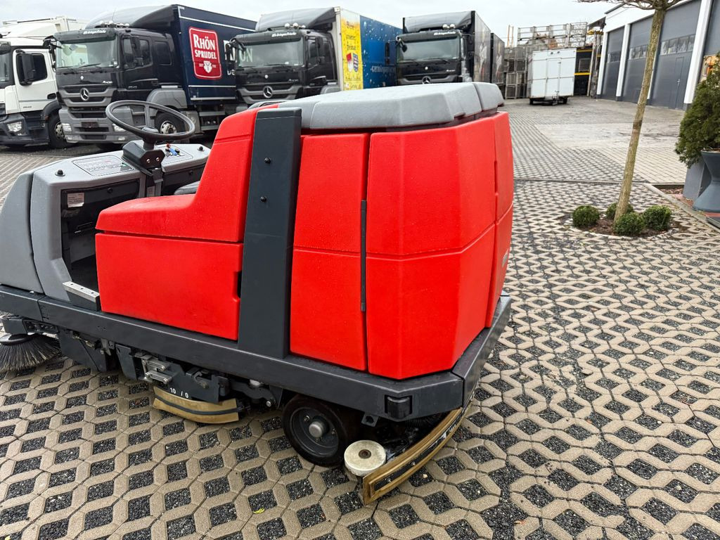 Hakomatic B1100 Kehr- Nass- Scheuersaugmaschine - Fregadora: foto 3 Hakomatic B1100 Kehr- Nass- Scheuersaugmaschine - Fregadora: foto 3