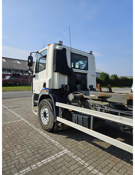 DAF CF 85 360 Manual 10 Tyres - Camión chasis: foto 5 DAF CF 85 360 Manual 10 Tyres - Camión chasis: foto 5