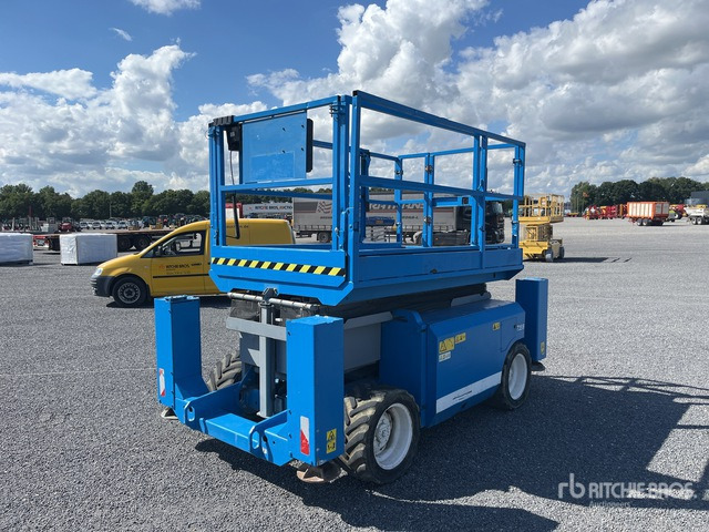 2011 Genie GS3268RT 4x4 Scissor Lift - Plataforma de tijeras: foto 4 2011 Genie GS3268RT 4x4 Scissor Lift - Plataforma de tijeras: foto 4