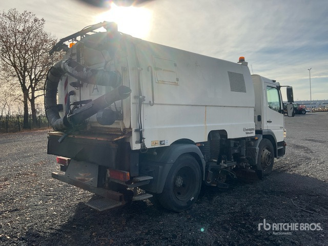 2013 Mercedes-Benz 1324 4x2 Sweeper Truck - Barredora vial: foto 4 2013 Mercedes-Benz 1324 4x2 Sweeper Truck - Barredora vial: foto 4