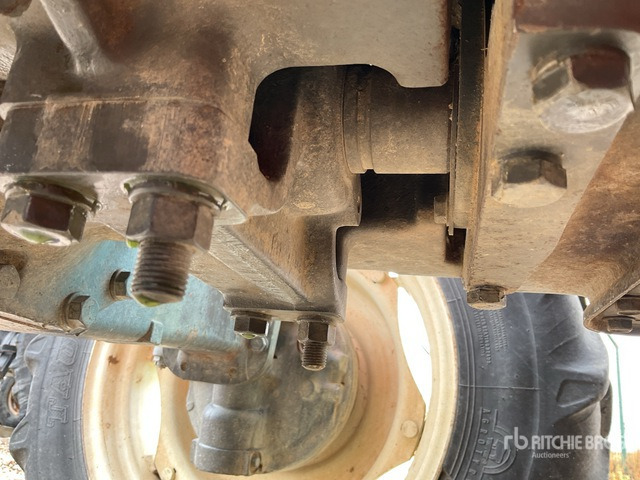 1993 Kubota M-6730DT 2WD Tractor - Tractor: foto 4 1993 Kubota M-6730DT 2WD Tractor - Tractor: foto 4