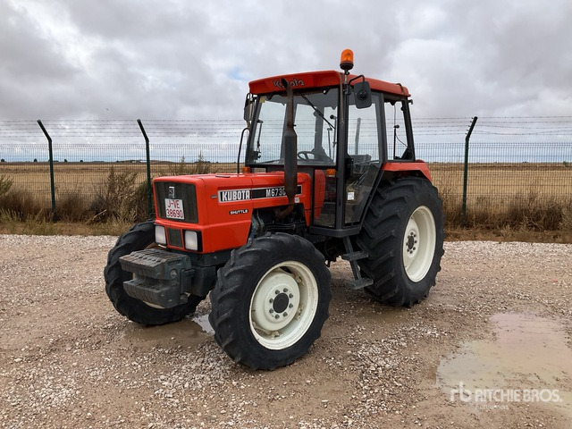 1993 Kubota M-6730DT 2WD Tractor - Tractor: foto 2 1993 Kubota M-6730DT 2WD Tractor - Tractor: foto 2