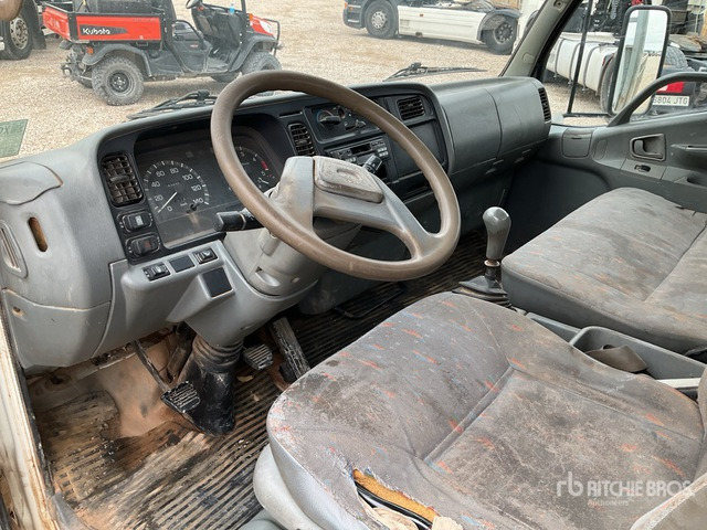 2000 Mitsubishi Canter 4x2 Flatbed Truck - Camión caja abierta: foto 4 2000 Mitsubishi Canter 4x2 Flatbed Truck - Camión caja abierta: foto 4