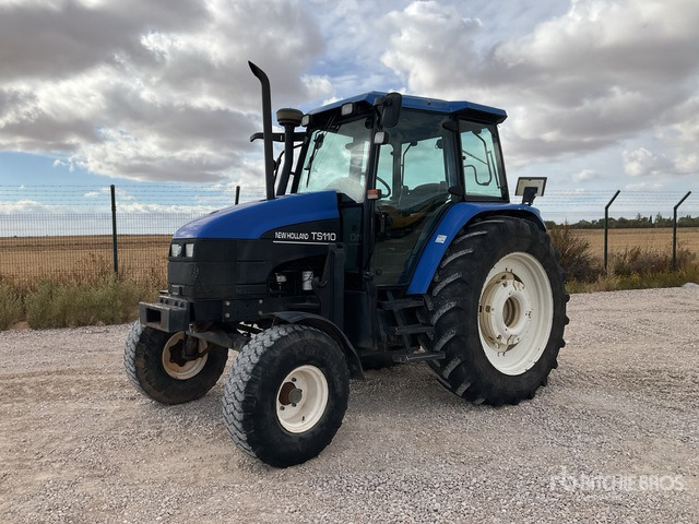 2003 New Holland TS110 2WD Tractor - Tractor: foto 1 2003 New Holland TS110 2WD Tractor - Tractor: foto 1