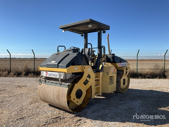 2004 Dynapac CC222 / Double Drum Roller - Apisonadora de asfalto: foto 2 2004 Dynapac CC222 / Double Drum Roller - Apisonadora de asfalto: foto 2