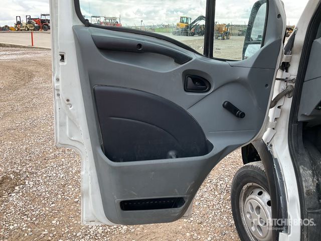 2009 Iveco 35S10 Cargo Van - Camión caja abierta: foto 5 2009 Iveco 35S10 Cargo Van - Camión caja abierta: foto 5