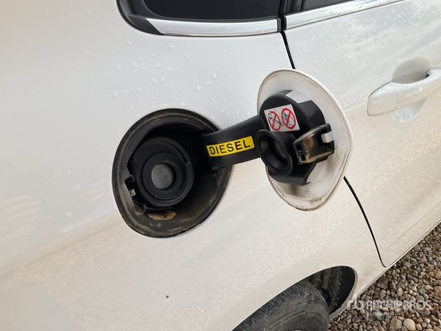 2015 Citroen C4 BlueHDI Automobile - Coche: foto 5 2015 Citroen C4 BlueHDI Automobile - Coche: foto 5