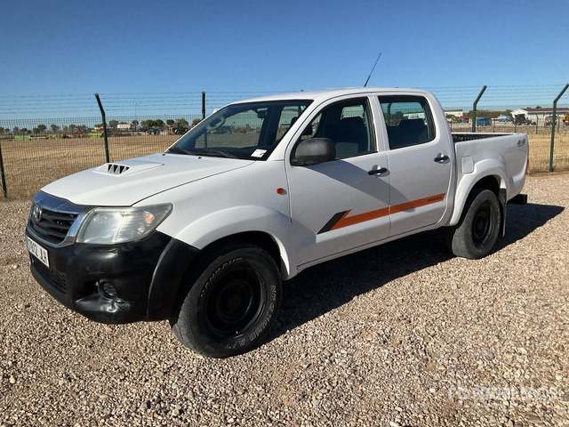 2015 Toyota Hilux 4x4 Crew Cab Pickup - Pick-up: foto 2 2015 Toyota Hilux 4x4 Crew Cab Pickup - Pick-up: foto 2