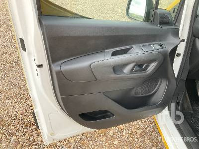 Furgón TOYOTA PROACE: foto 7